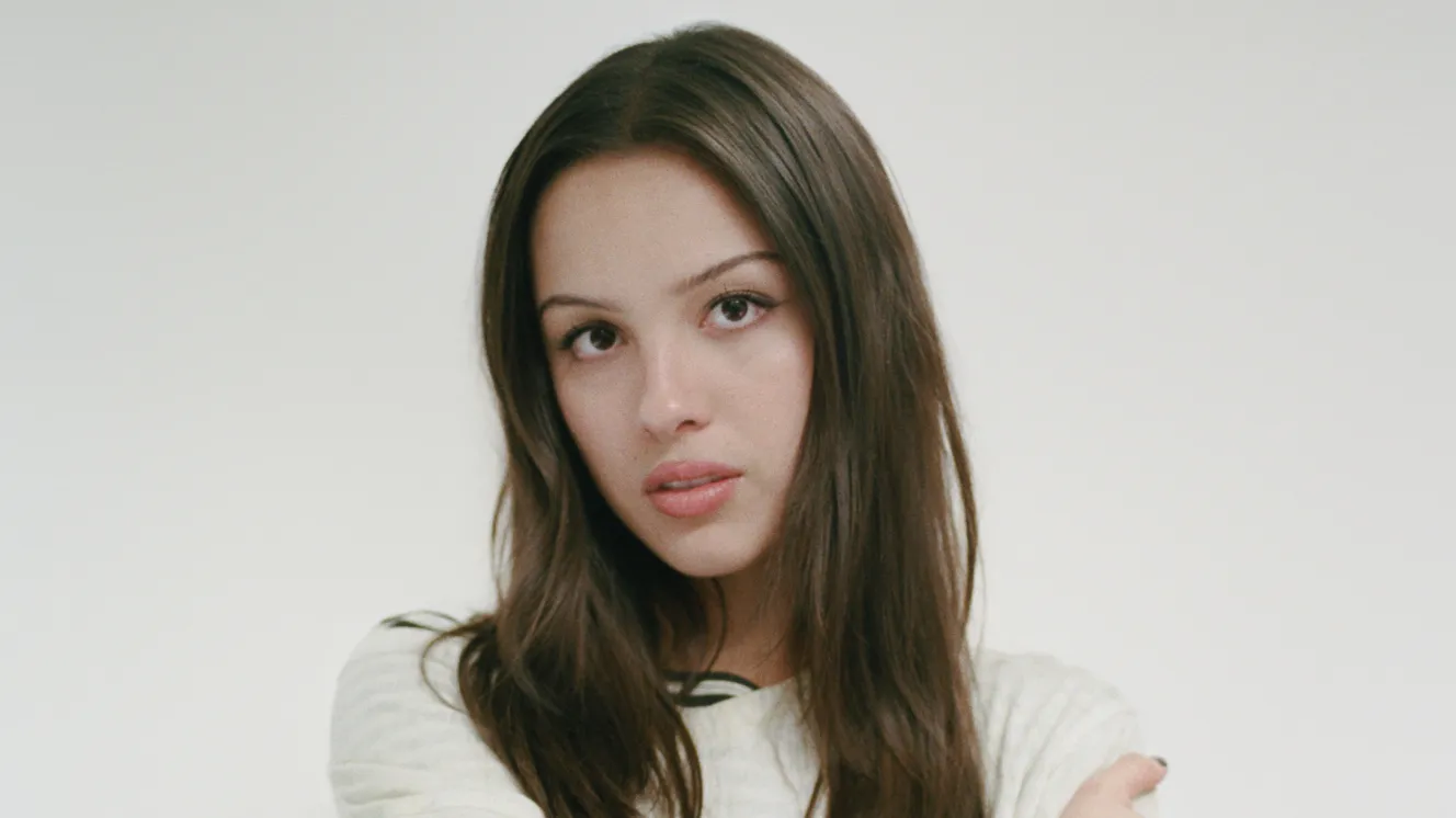 Olivia Rodrigo ,Olivia Rodrigo Biography, Olivia Rodrigo Age 2026, Olivia Rodrigo Height, Olivia Rodrigo Weight, Olivia Rodrigo Body Measurements, Olivia Rodrigo Wiki, Olivia Rodrigo Net Worth 2026, Olivia Rodrigo Boyfriend, Olivia Rodrigo Family, Olivia Rodrigo Career, Olivia Rodrigo Songs, Olivia Rodrigo Albums, Olivia Rodrigo Salary, Olivia Rodrigo House, Olivia Rodrigo Cars, Olivia Rodrigo Lifestyle, Olivia Rodrigo Facts, Olivia Rodrigo Education, Olivia Rodrigo Parents, Olivia Rodrigo Awards, Olivia Rodrigo Disney Career, Olivia Rodrigo Biography 2026, Olivia Rodrigo Latest Update, Olivia Rodrigo Personal Life, Olivia Rodrigo Income, Olivia Rodrigo Success Story, Olivia Rodrigo Measurements, Olivia Rodrigo Profile, Olivia Rodrigo Singer Biography, Olivia Rodrigo Full Biography.
